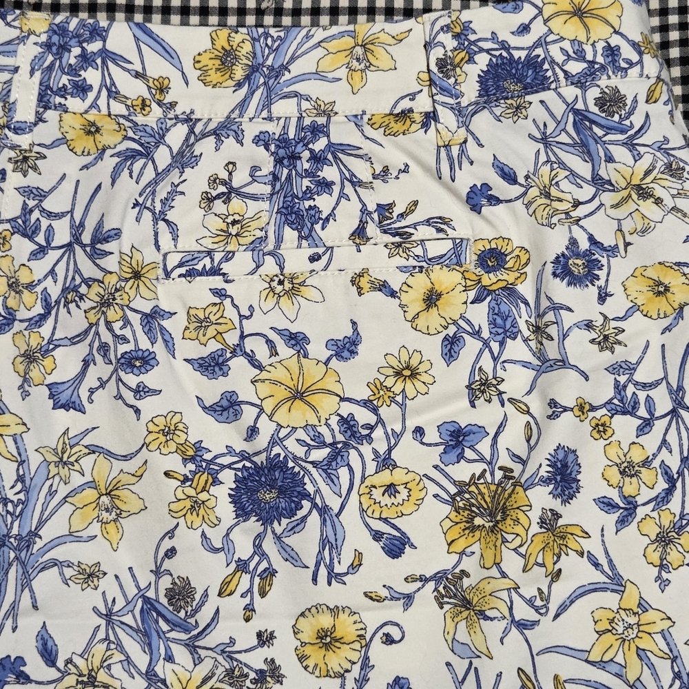 Talbots Whimsy Garden Blue and Yellow Floral Women's Relaxed Chino Shorts 7" - Picture 8 of 14